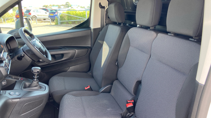 Vauxhall Combo Cargo Combo Diesel 1.5 Turbo D 100ps Prime Plus H1 Van - Image 2
